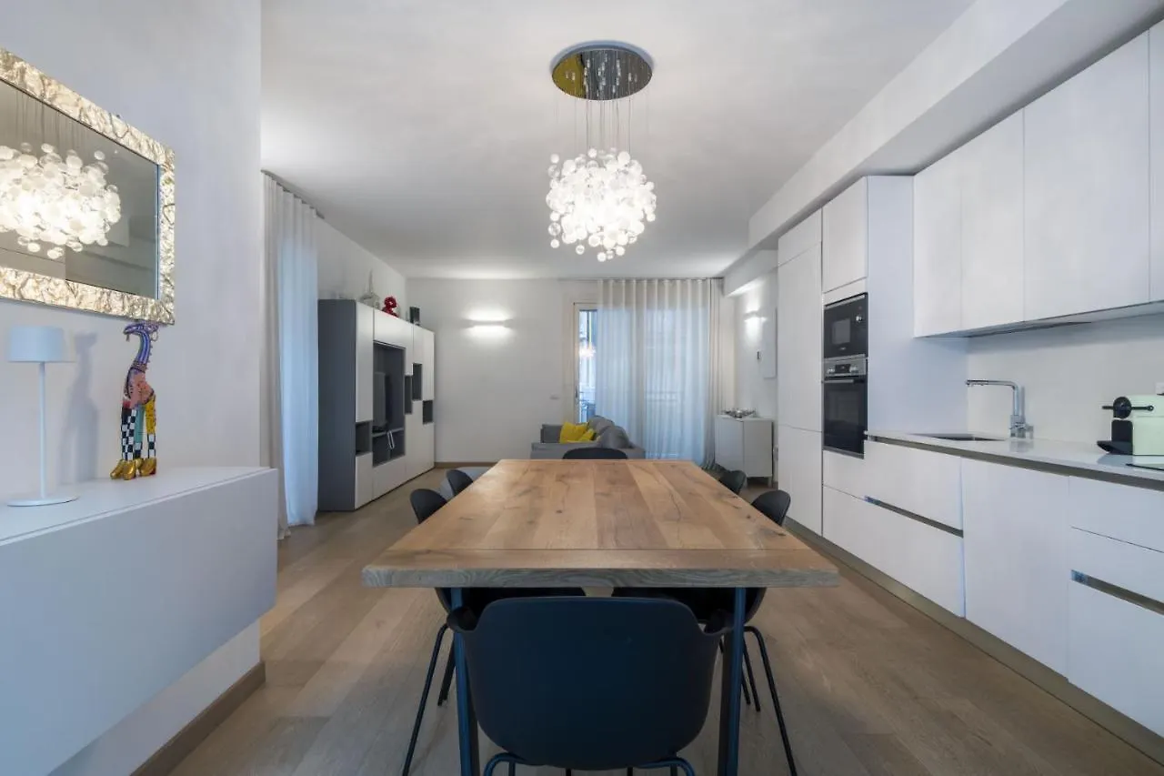 Easylife - Moderno Ed Elegante Trilocale In Corso Garibaldi Apartment Milan 0*,